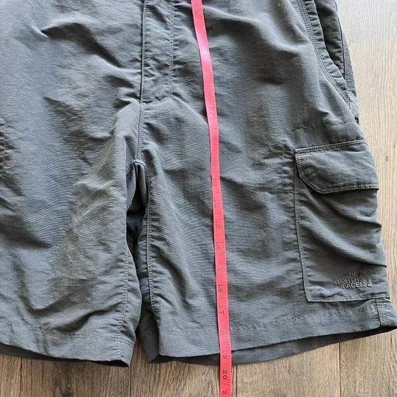 The North Face Men's Paramount Active Nylon Cargo Shorts Size 34 Gray Outdoor 9" - Picture 9 of 10